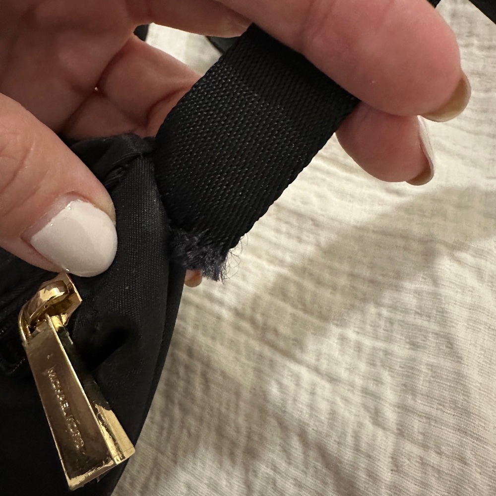 Michael Kors Black Fannypack - Picture 5 of 7